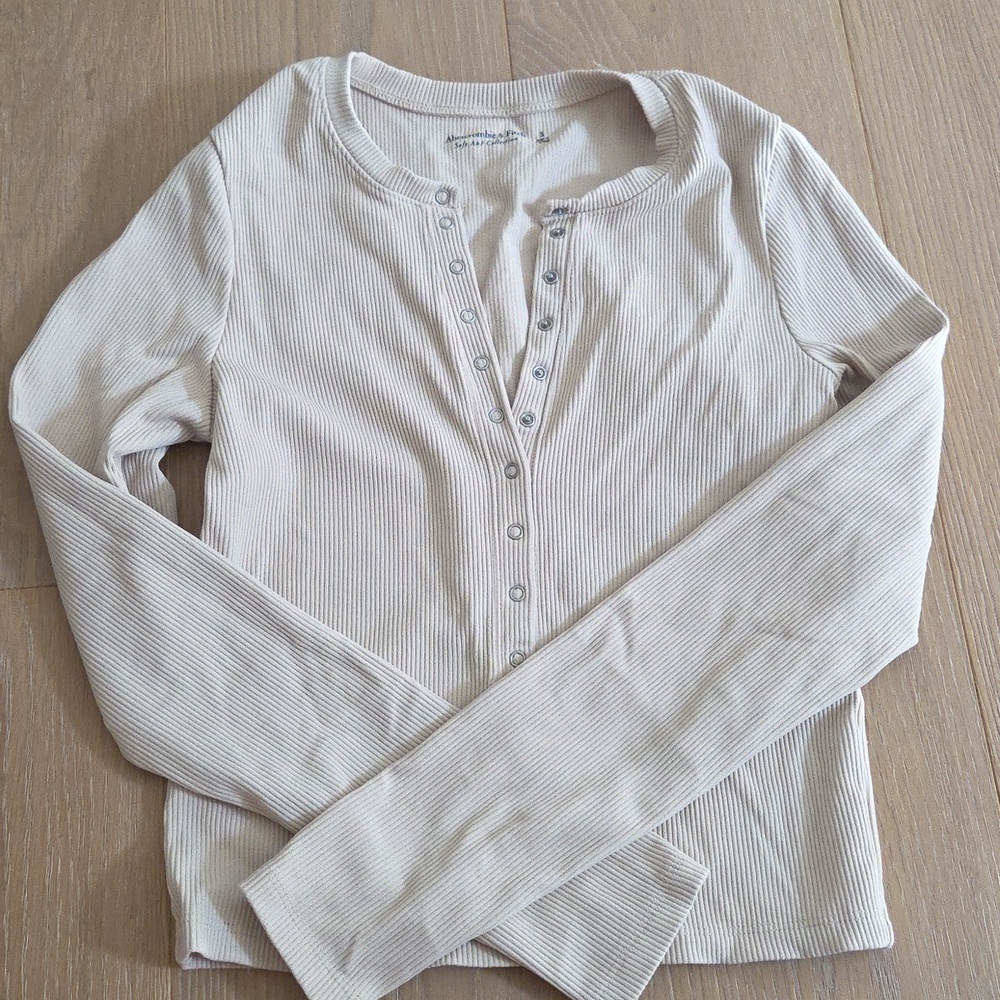 Abercrombie Long-Sleeve Seamless Rib Fabric Beige
